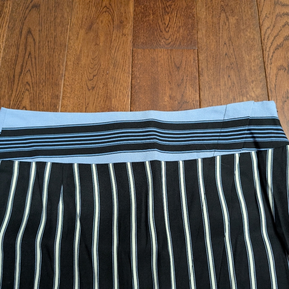 Loft Blue Stripe Pencil Skirt Womens Sz 4 Viscose Front Slit Career Chic NWT - Picture 4 of 6